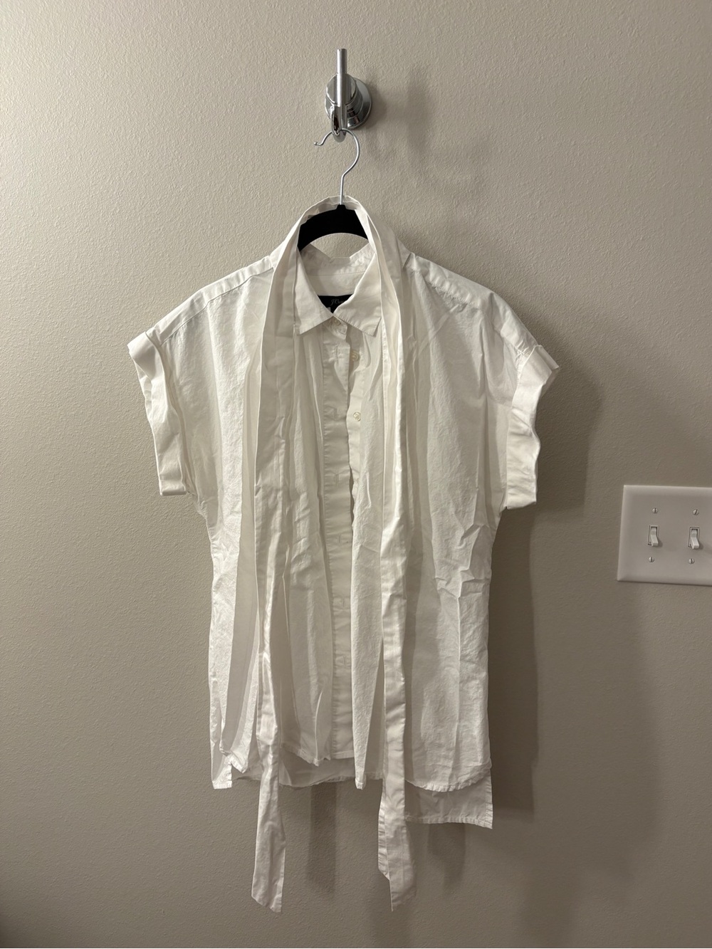 J. Crew White Short-Sleeve Button-Down Shirt with tie waste